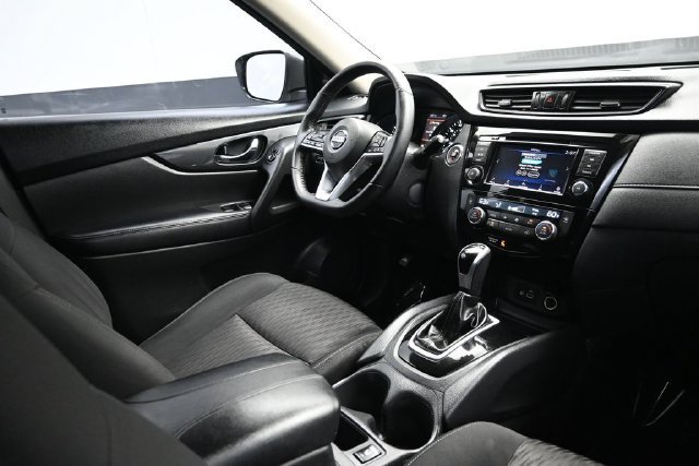 Used 2020 Nissan Rogue SV AWD/4WD image 17