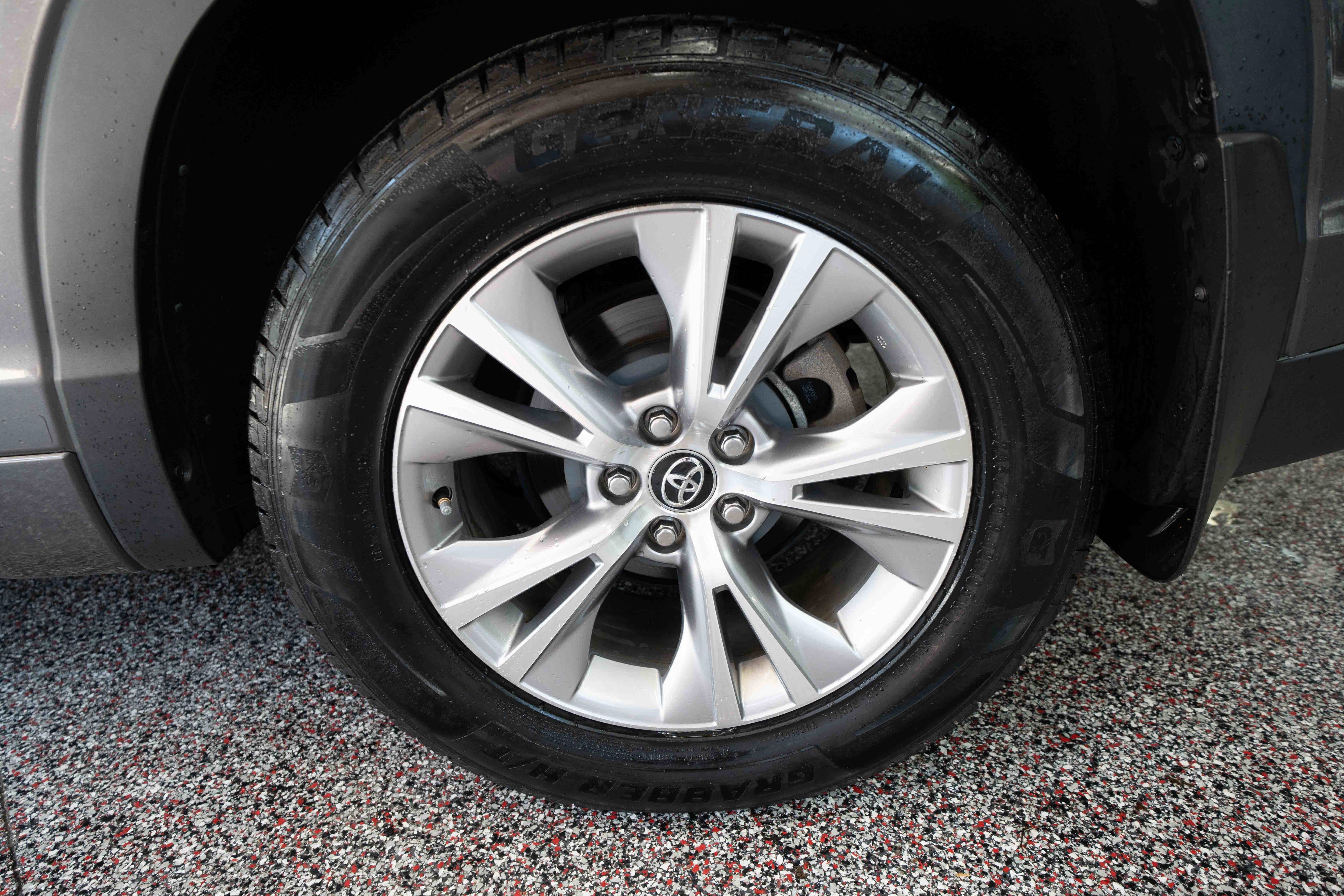 Used 2016 Toyota Highlander Plus AWD/4WD image 31