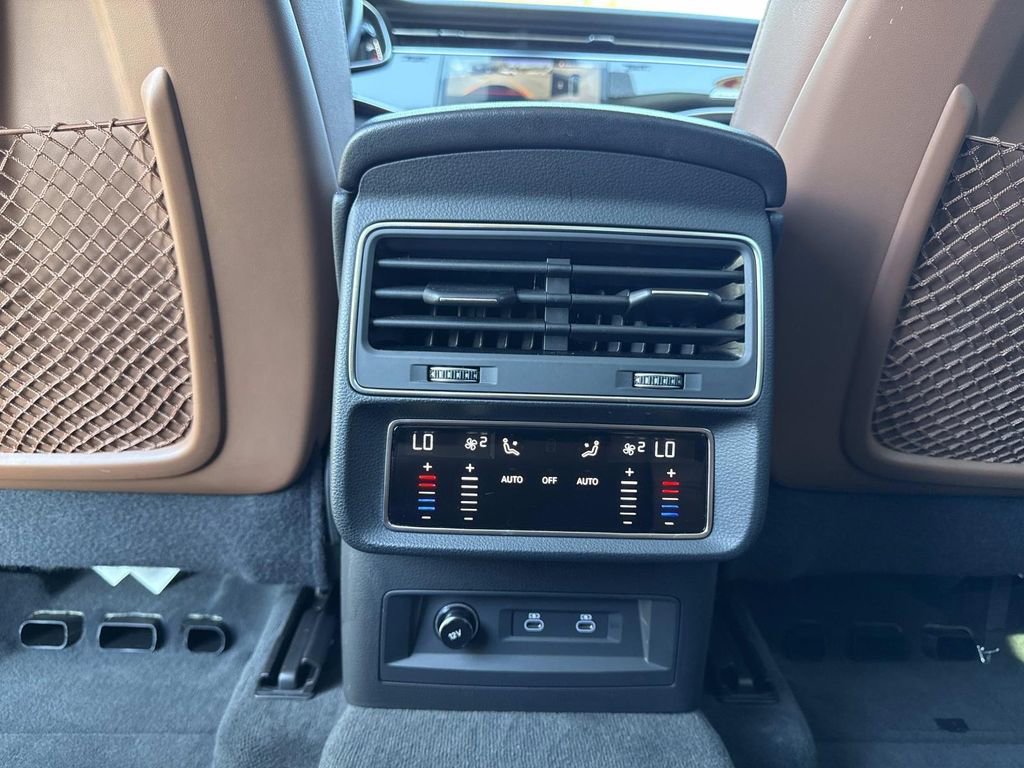 Used 2022 Audi Q8 Premium Plus image 16
