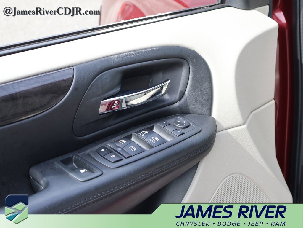 Used 2018 Dodge Grand Caravan SE FWD image 20