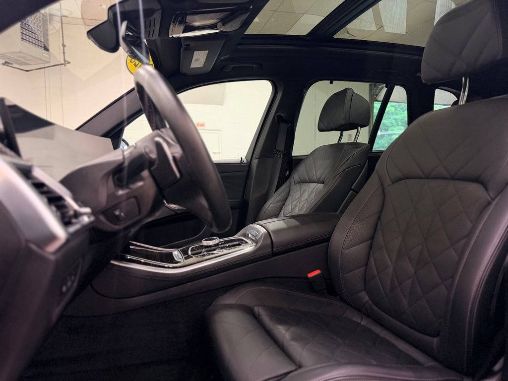 Used 2025 BMW X5 M60i AWD/4WD image 13
