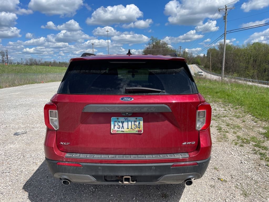 Used 2022 Ford Explorer XLT w/ Equipment Group 202A image 7