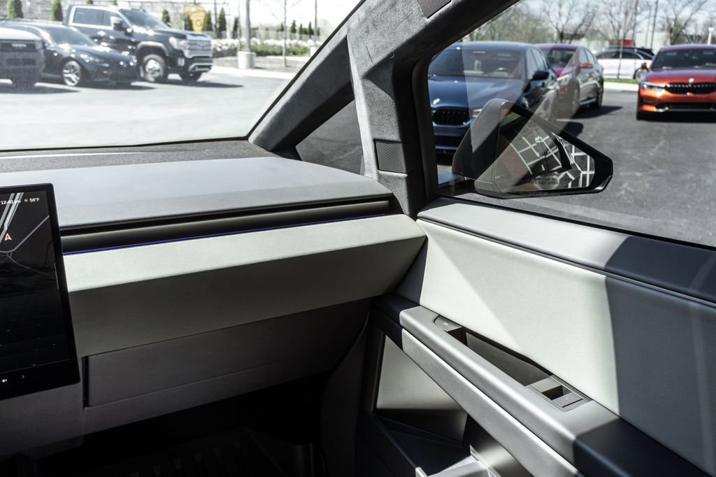 Used 2025 Tesla Cybertruck AWD Crew Cab image 12