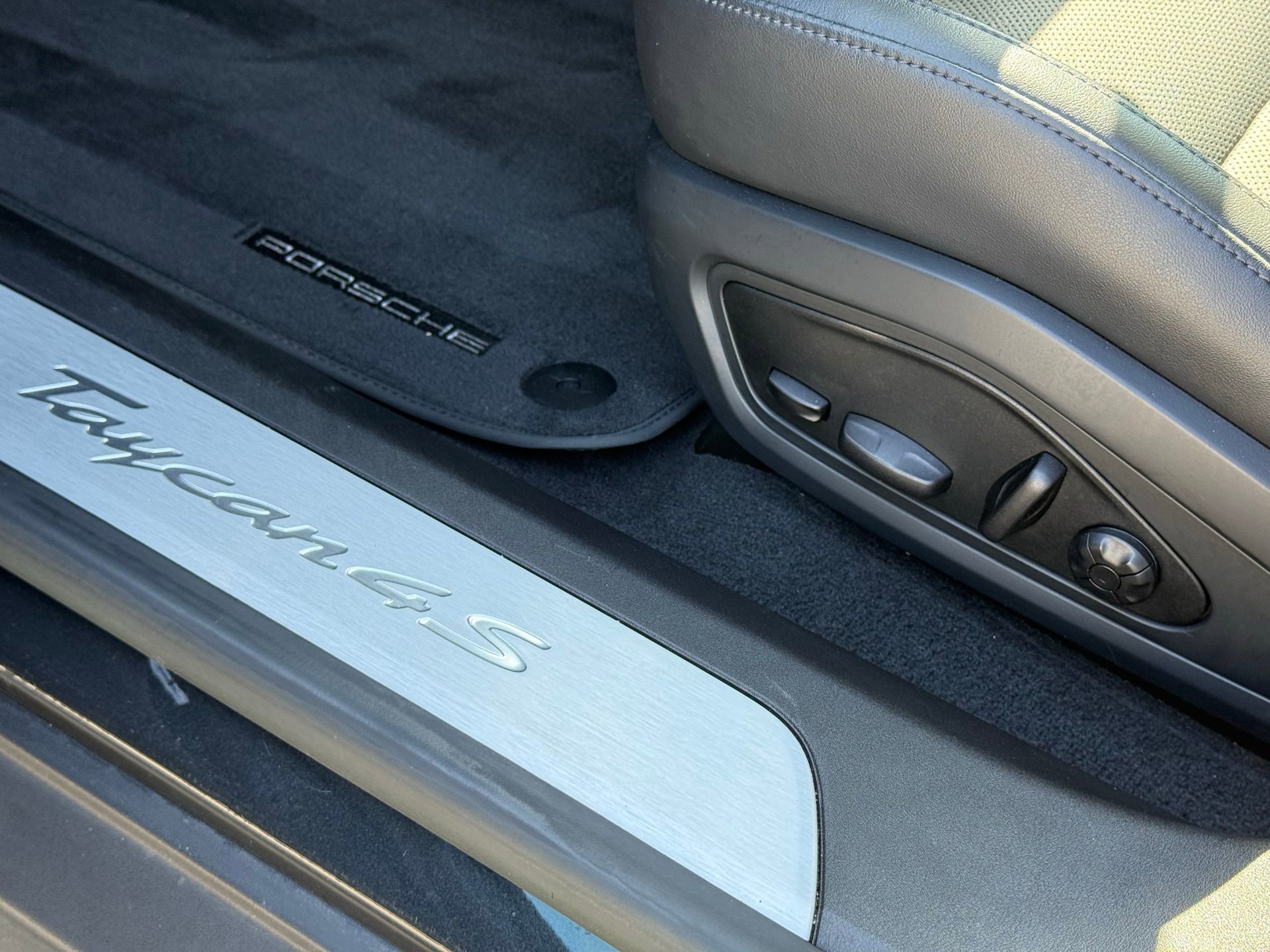 Certified 2024 Porsche Taycan 4S AWD/4WD image 27