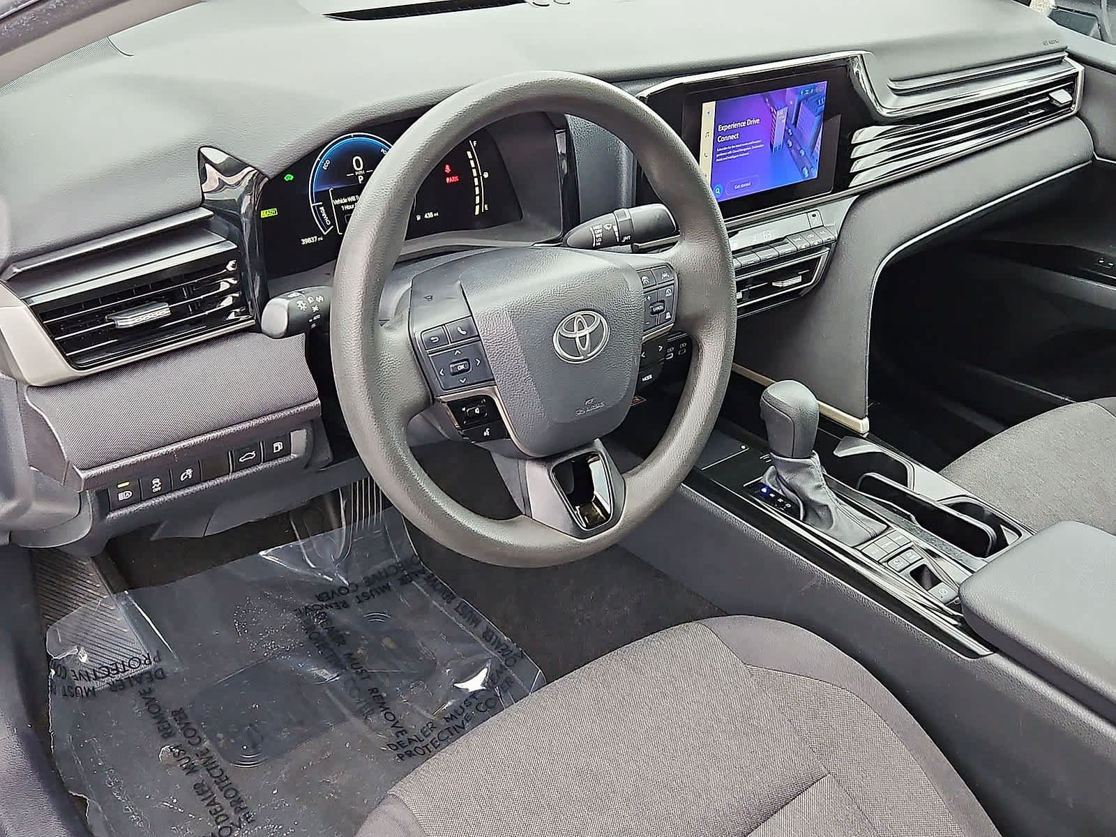 Used 2025 Toyota Camry LE FWD image 16