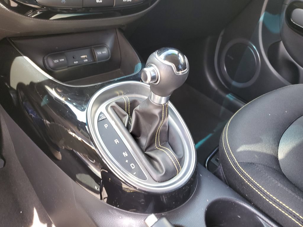 Used 2015 Kia Soul + w/ Audio Package FWD image 29