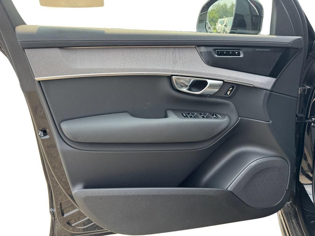 New 2026 Volvo XC90 B6 Ultra w/ Protection Package AWD/4WD image 9