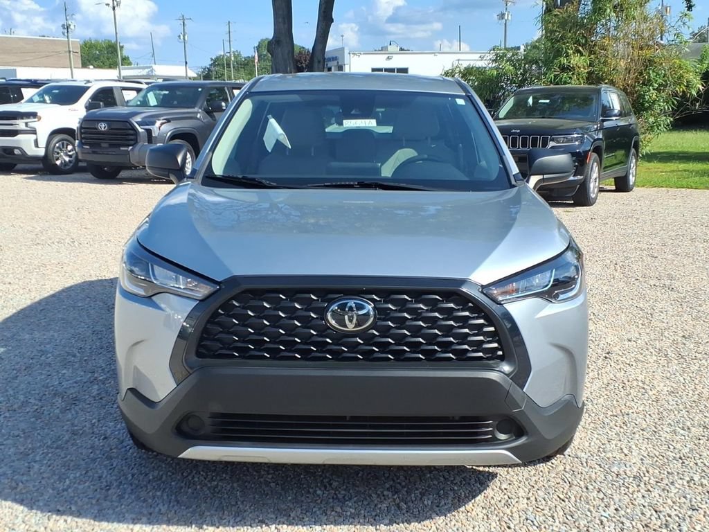 Used 2022 Toyota Corolla Cross L FWD image 2