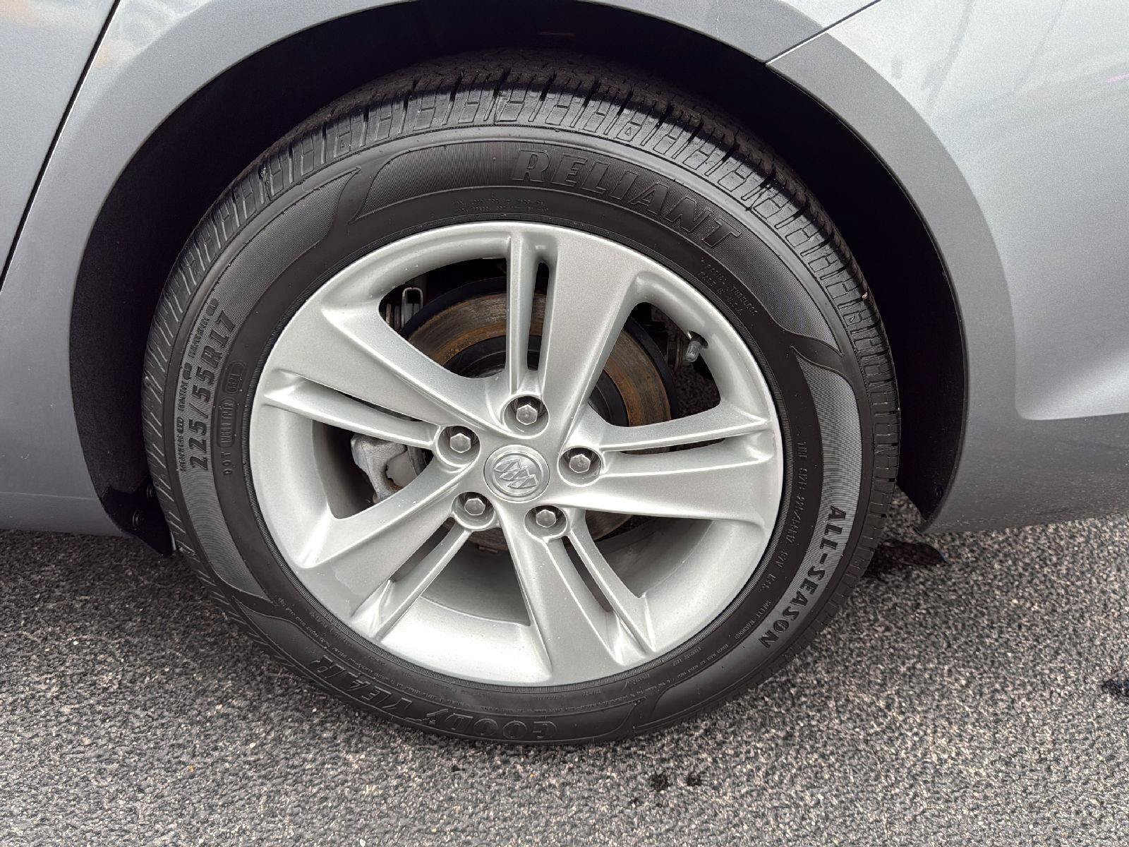 Used 2020 Buick Regal Preferred FWD image 32