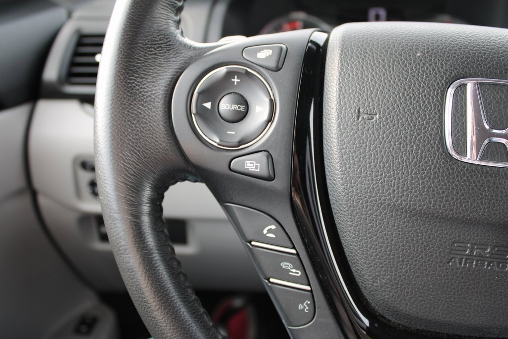 Used 2017 Honda Pilot Touring image 32