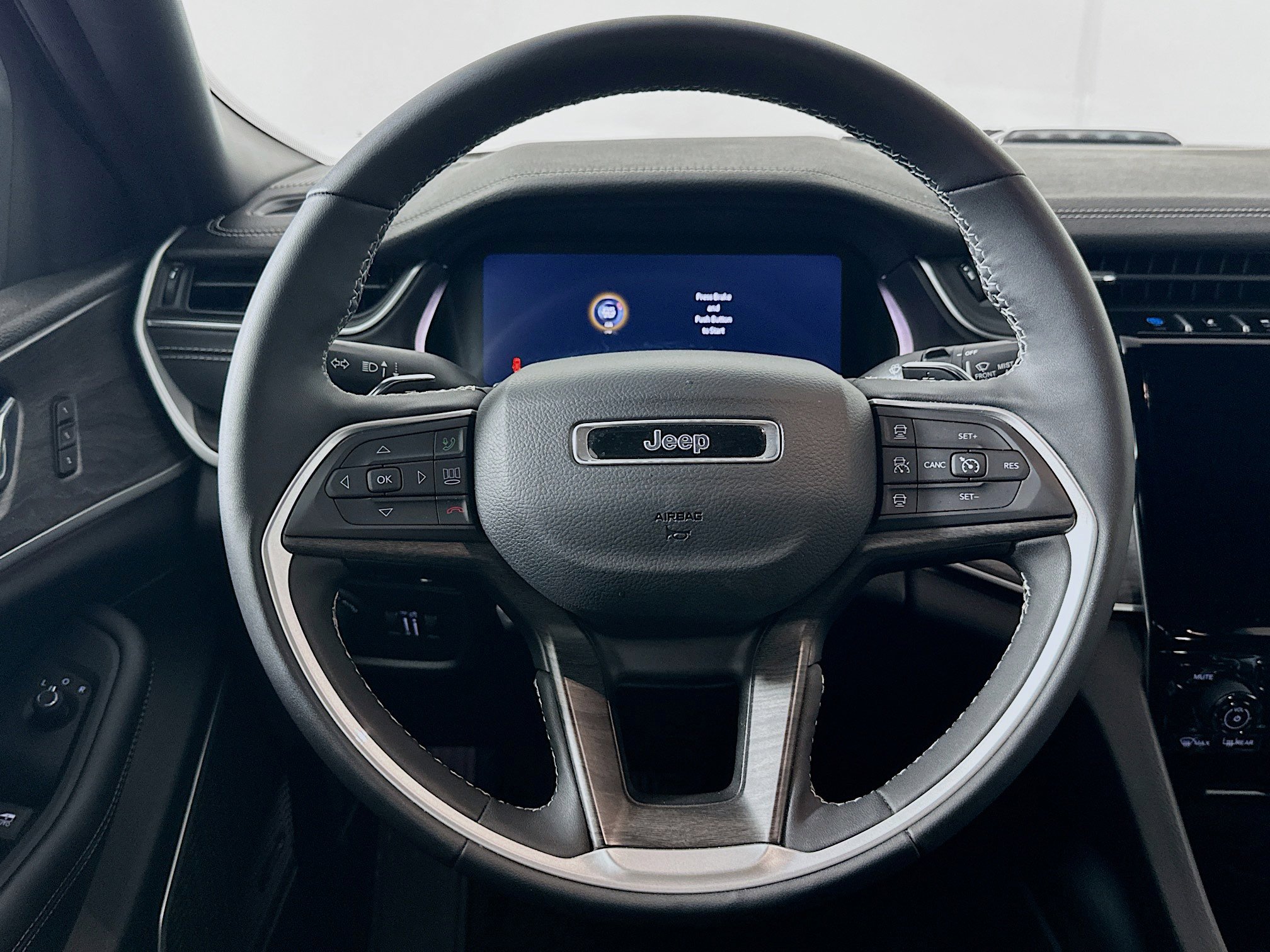 Used 2024 Jeep Grand Cherokee Limited 4xe image 18