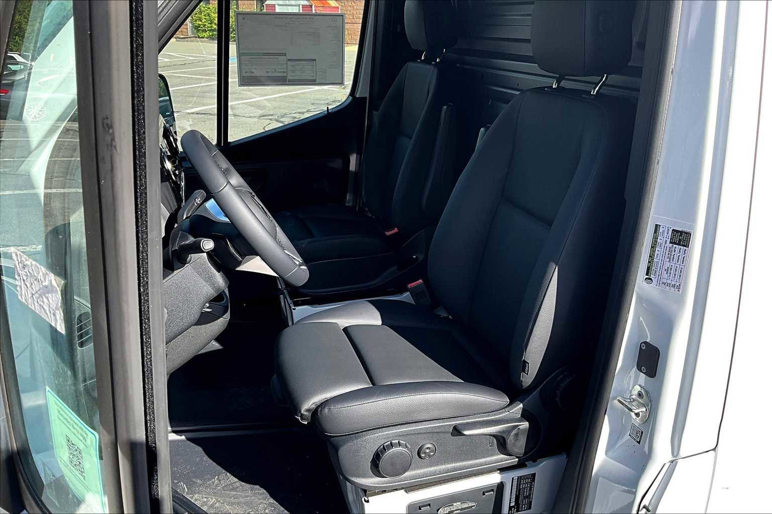 New 2025 Mercedes-Benz Sprinter 2500 image 13