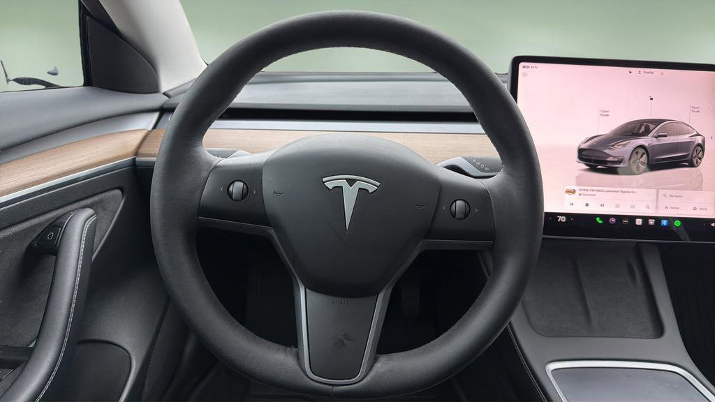 Used 2023 Tesla Model 3 Standard Range image 9