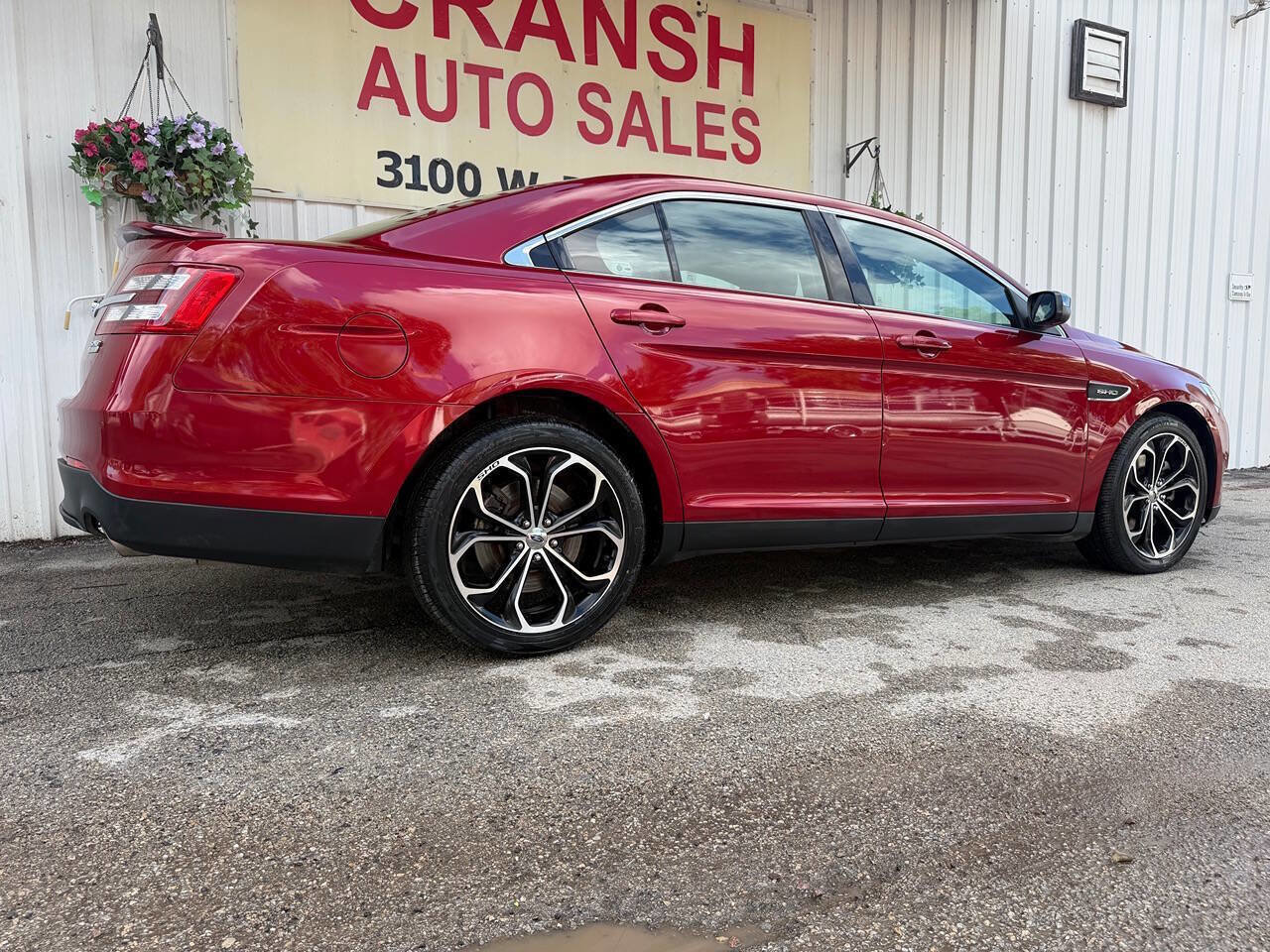 Used 2013 Ford Taurus SHO image 11