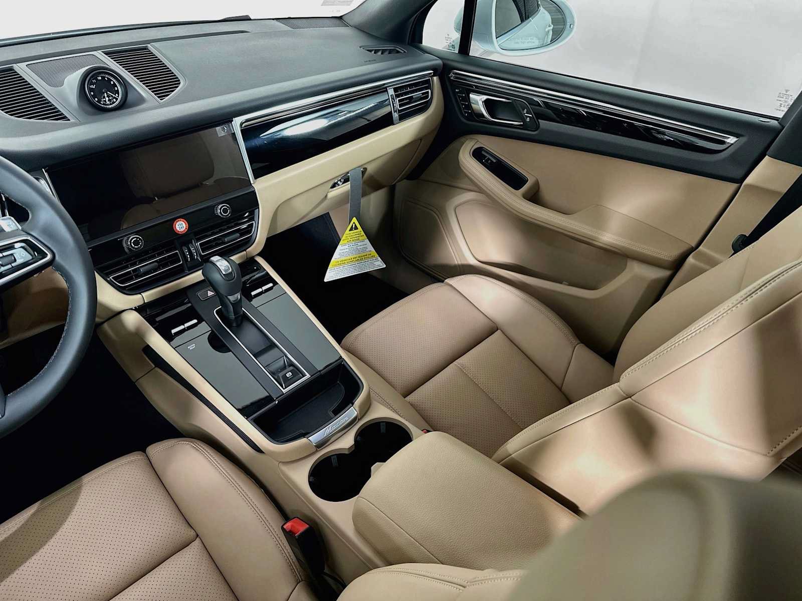Certified 2026 Porsche Macan S AWD/4WD image 24