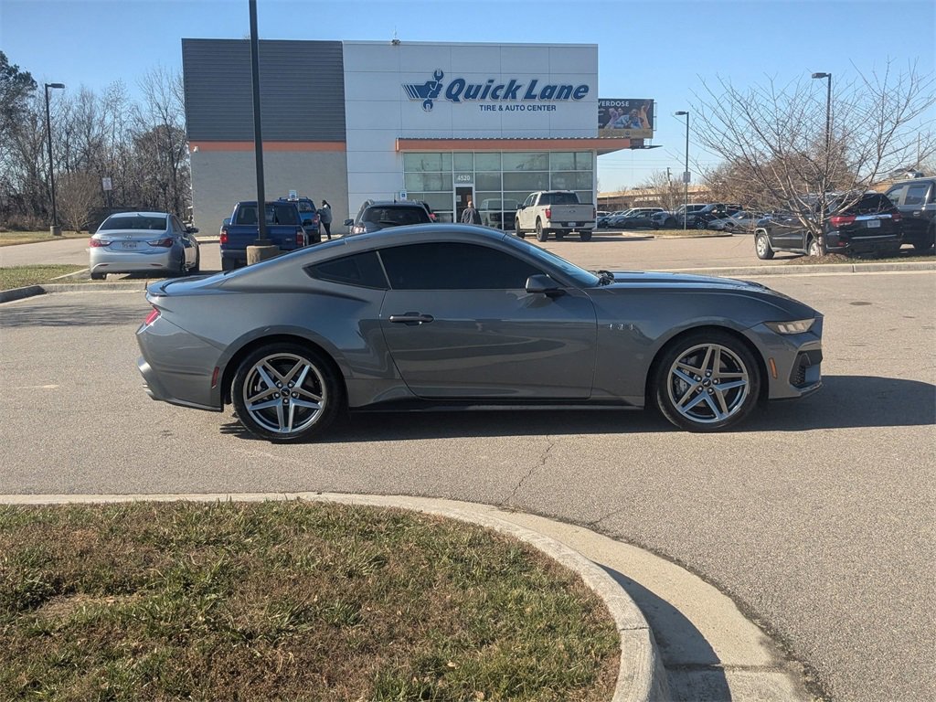 Used 2025 Ford Mustang GT Premium image 6