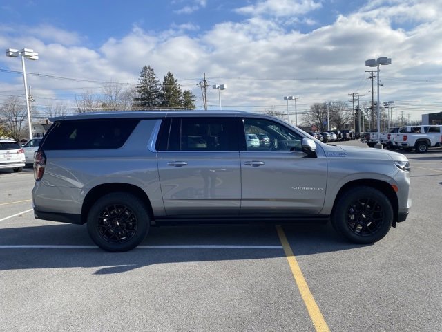 Used 2023 Chevrolet Suburban High Country image 6