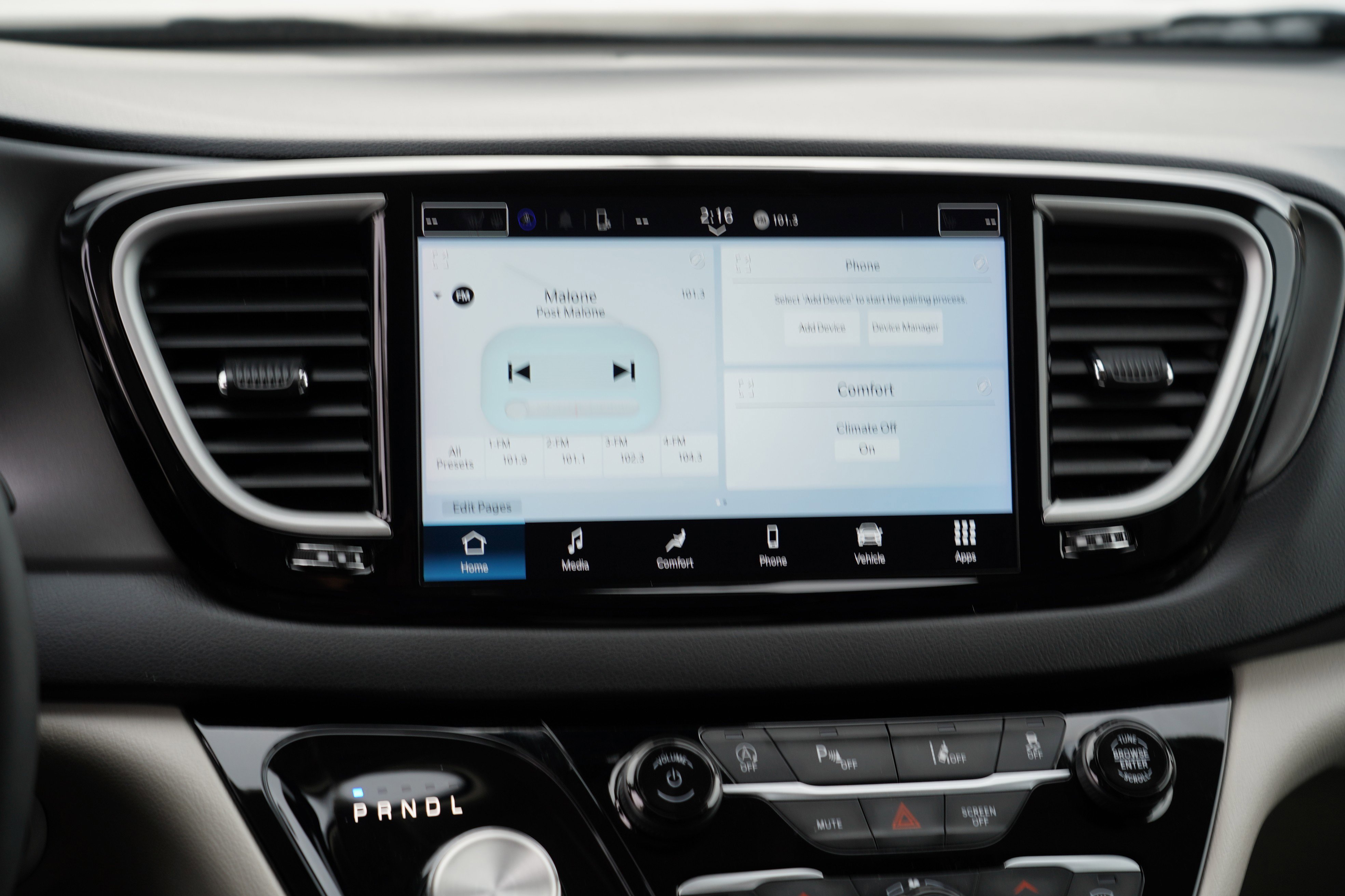 Used 2024 Chrysler Pacifica Touring-L FWD image 26