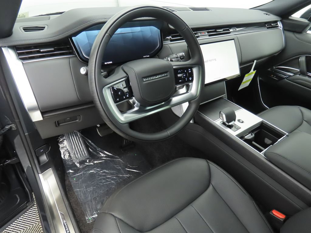 New 2025 Land Rover Range Rover Long Wheelbase SE image 9