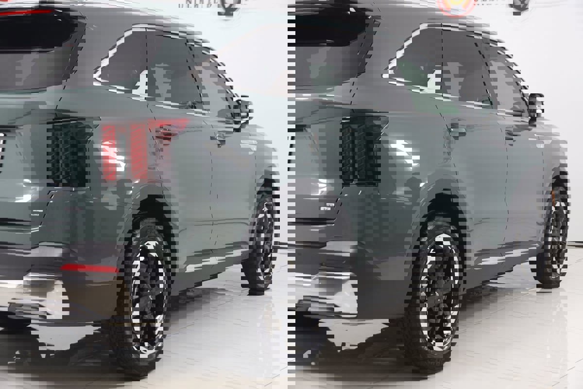 Used 2025 Kia Sorento EX image 47