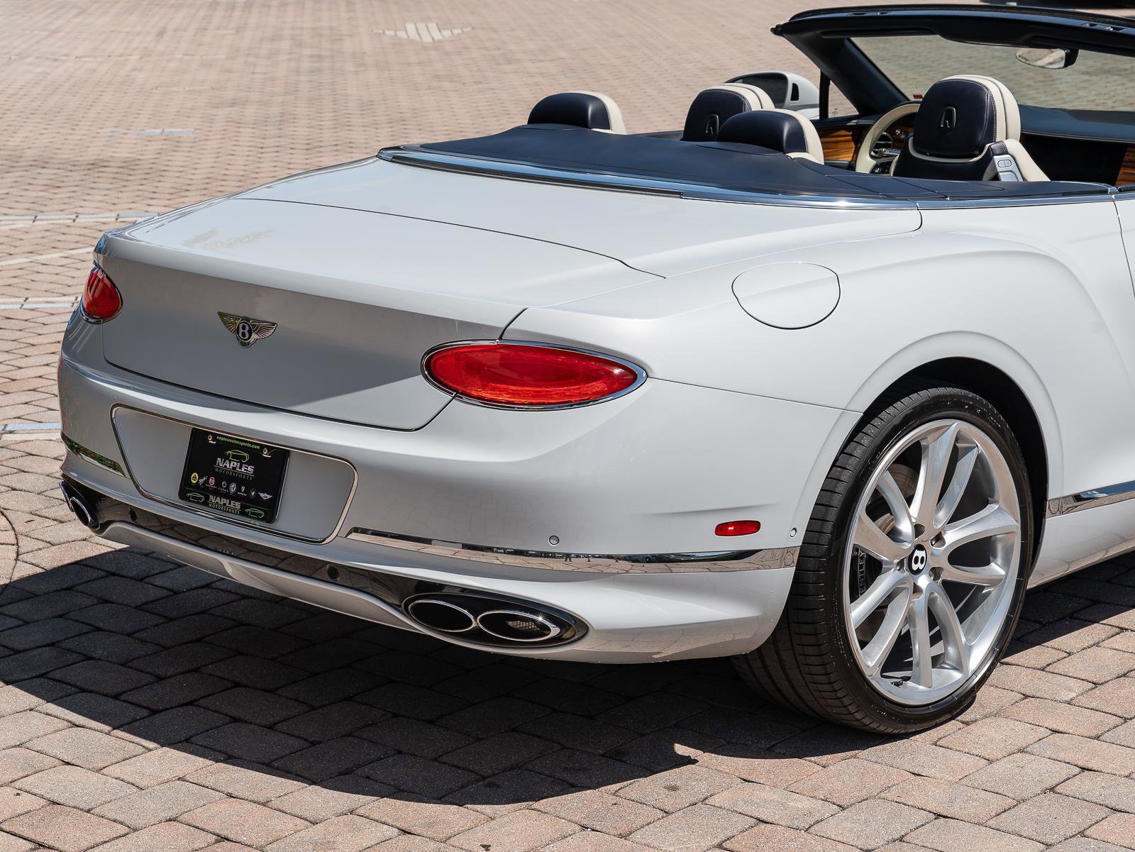 Used 2021 Bentley Continental GT V8 image 29