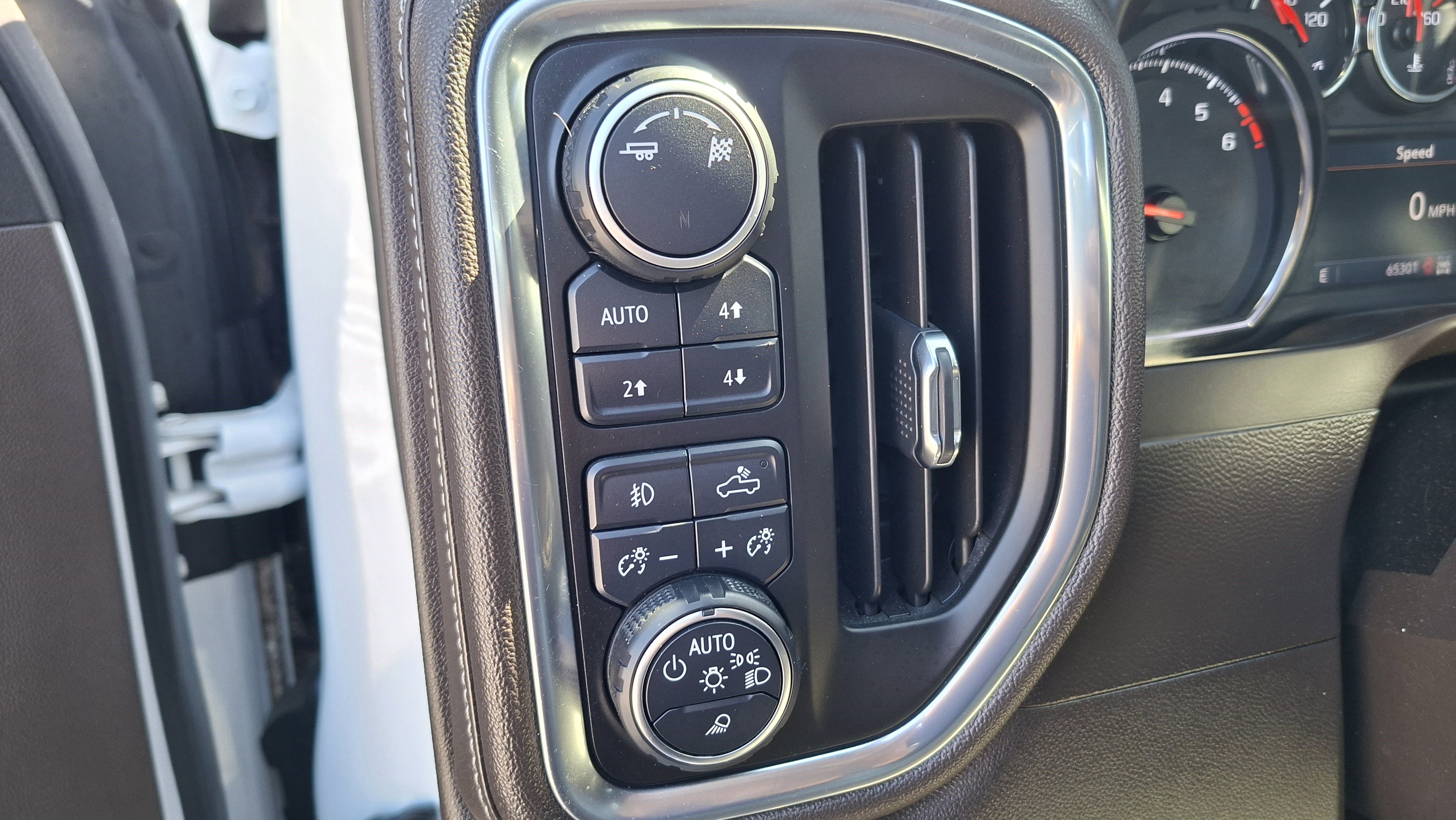 Used 2019 Chevrolet Silverado 1500 RST image 10