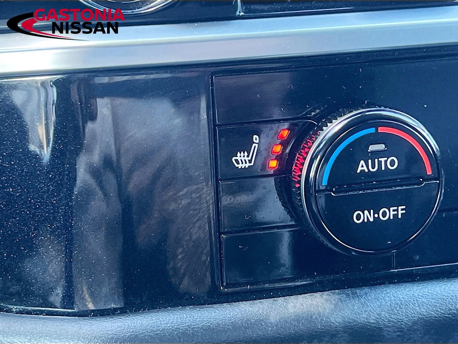 Used 2024 Nissan Pathfinder SL FWD image 27