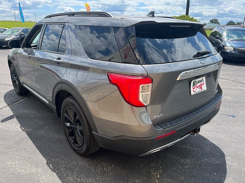 Used 2022 Ford Explorer XLT AWD/4WD image 6