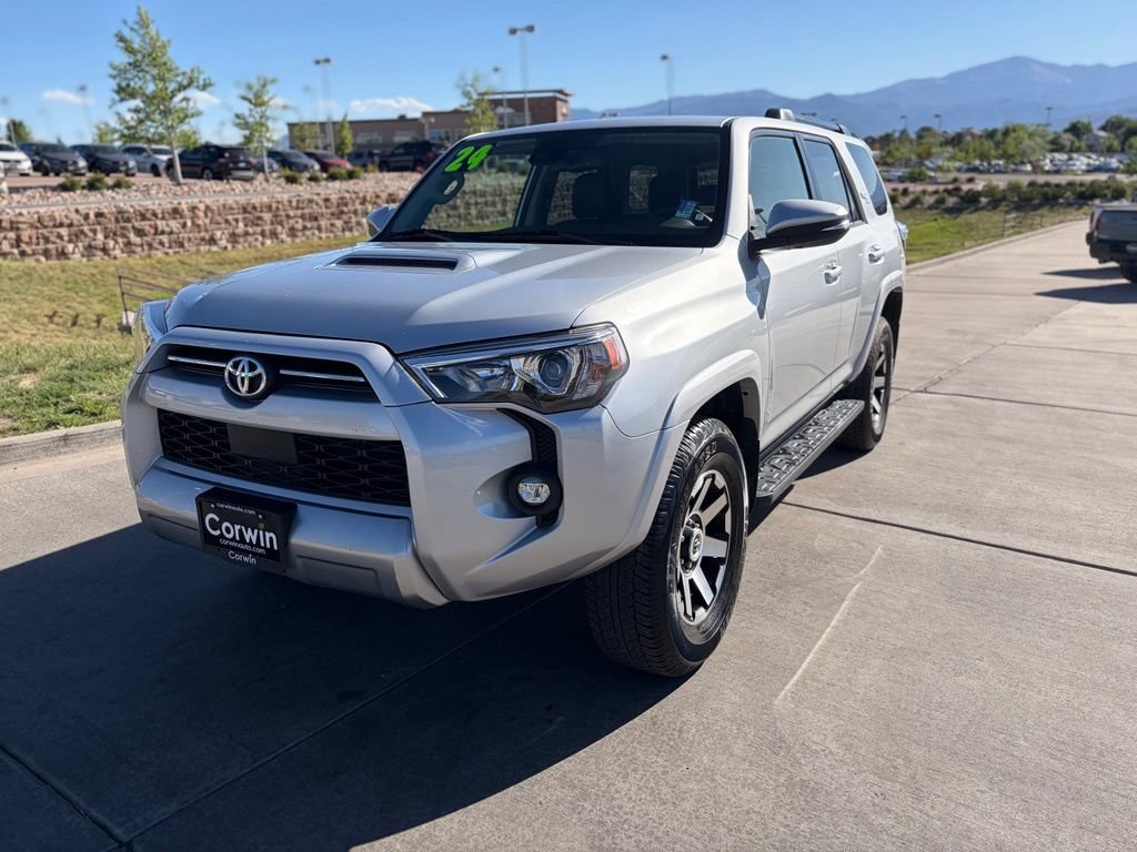 Used 2024 Toyota 4Runner TRD Off-Road Premium AWD/4WD image 4