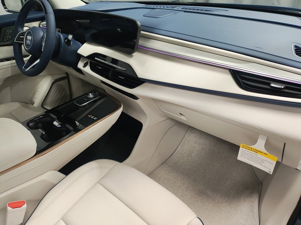 New 2026 Buick Enclave Avenir w/ Super Cruise Package image 8