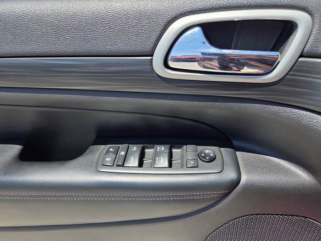 Used 2021 Jeep Grand Cherokee Laredo X RWD image 21