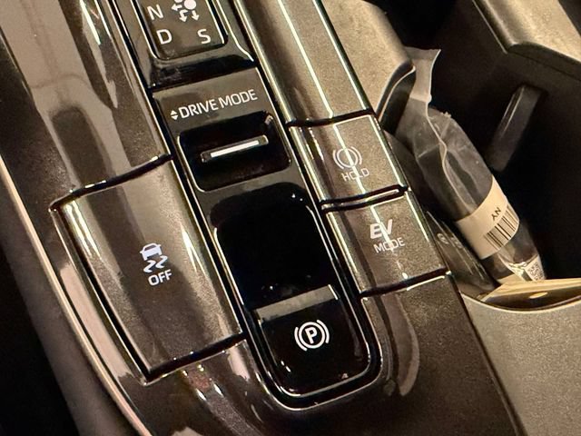 Used 2025 Toyota Crown Signia AWD/4WD image 32