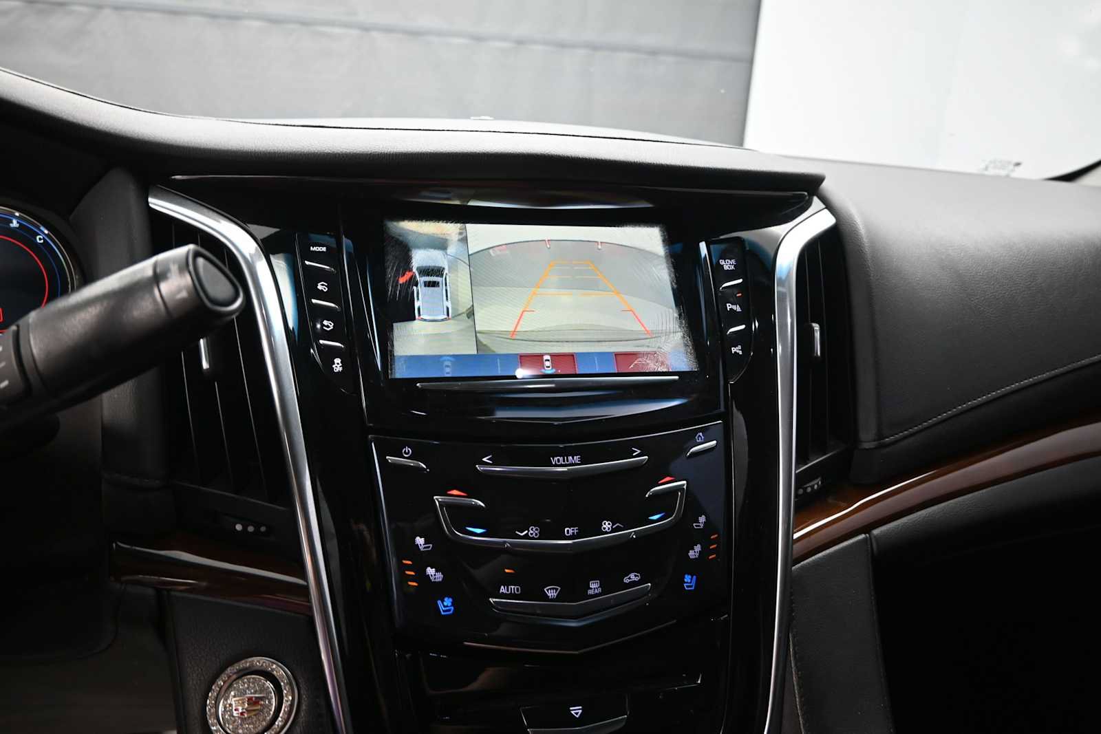 Used 2018 Cadillac Escalade 4WD image 14
