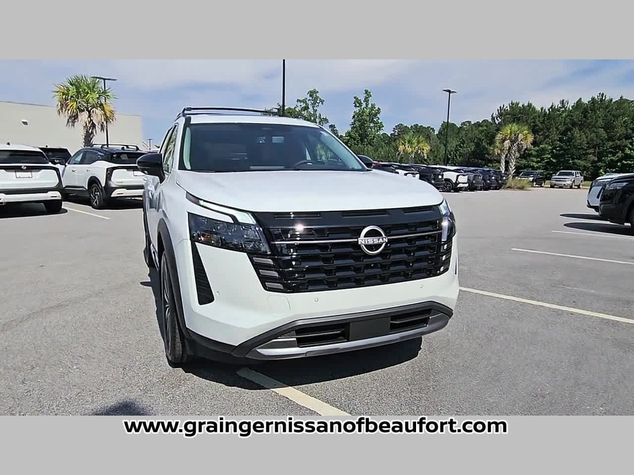 New 2026 Nissan Pathfinder Platinum FWD image 18