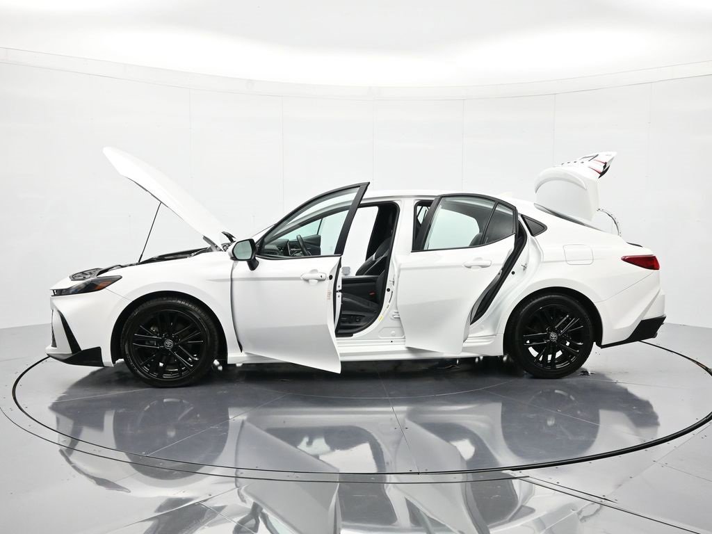 Used 2025 Toyota Camry SE image 45