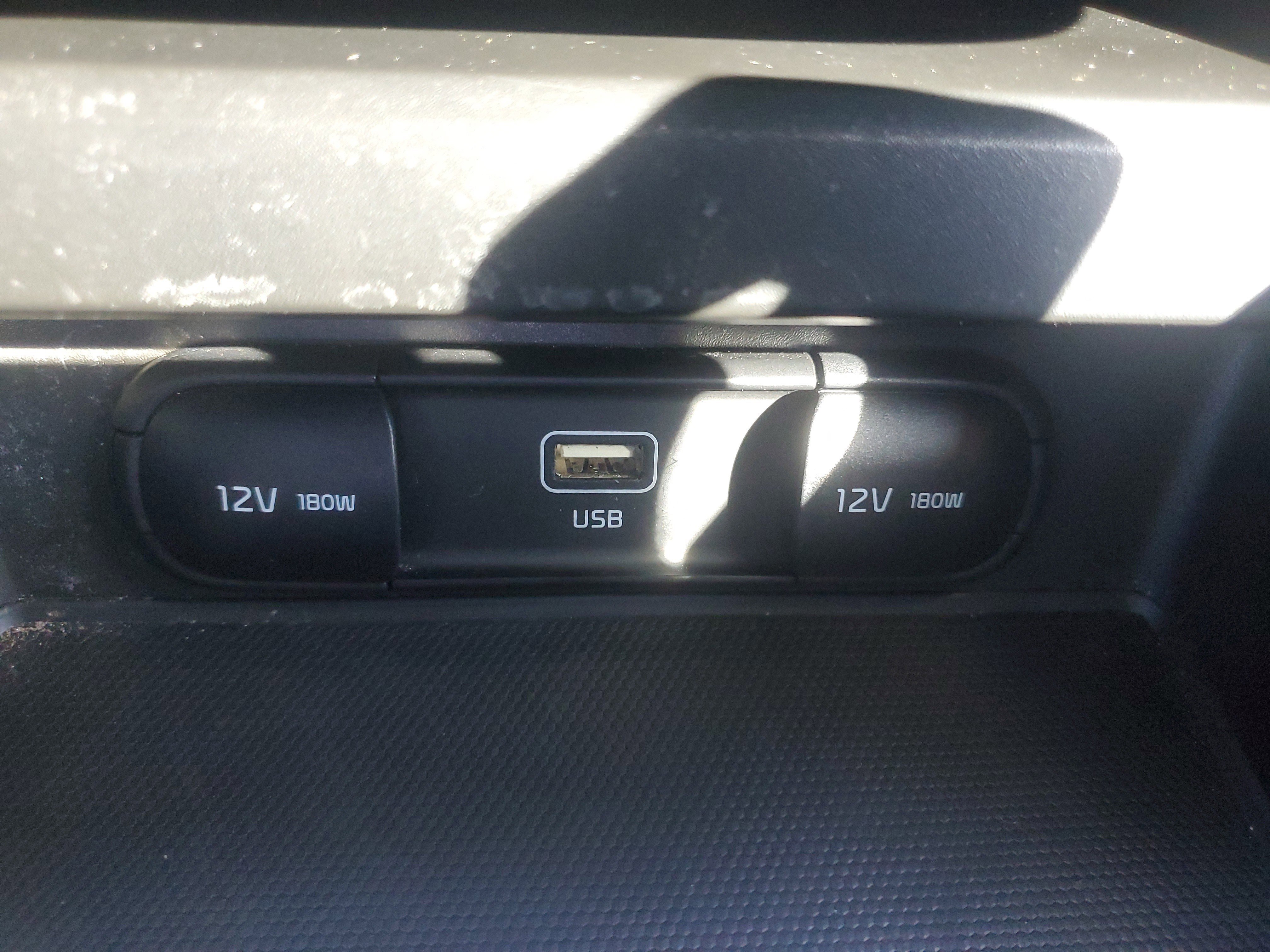 Used 2025 Kia Soul LX w/ LX Technology Package image 21