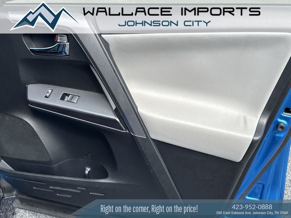 Used 2017 Toyota RAV4 XLE FWD image 35