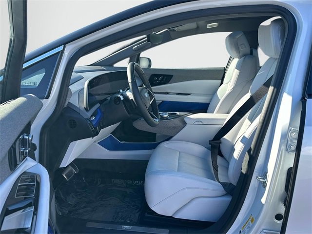 Used 2025 Cadillac Optiq Luxury 2 image 16