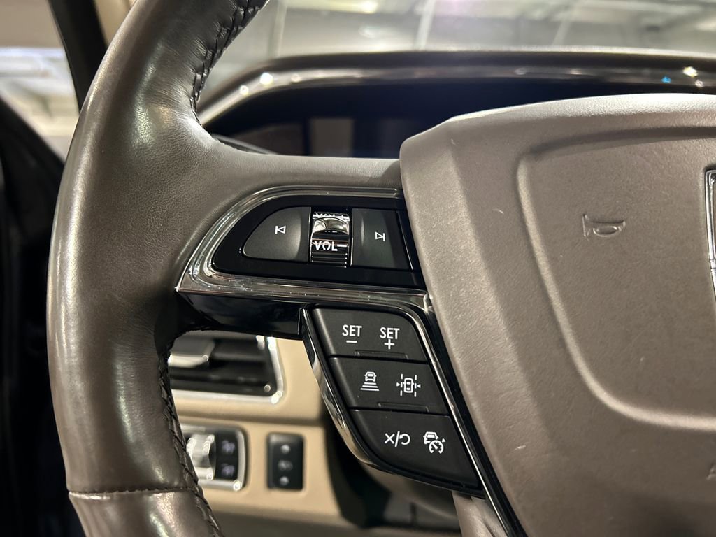 Used 2023 Lincoln Navigator L Reserve AWD/4WD image 12
