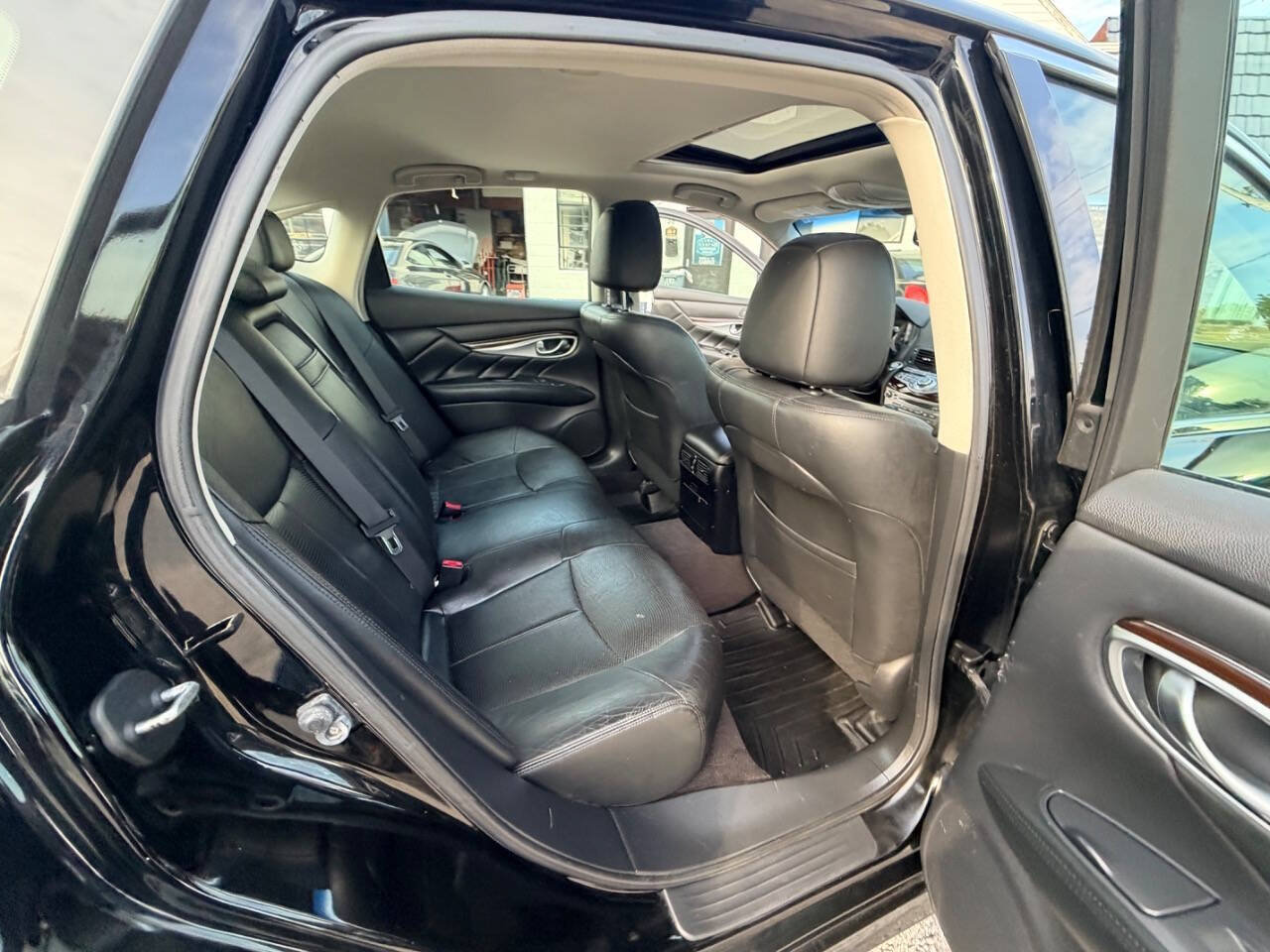 Used 2011 INFINITI M37 x w/ Premium Pkg AWD/4WD image 44