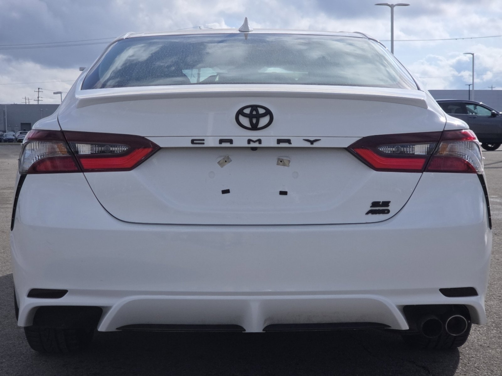 Used 2022 Toyota Camry SE image 19
