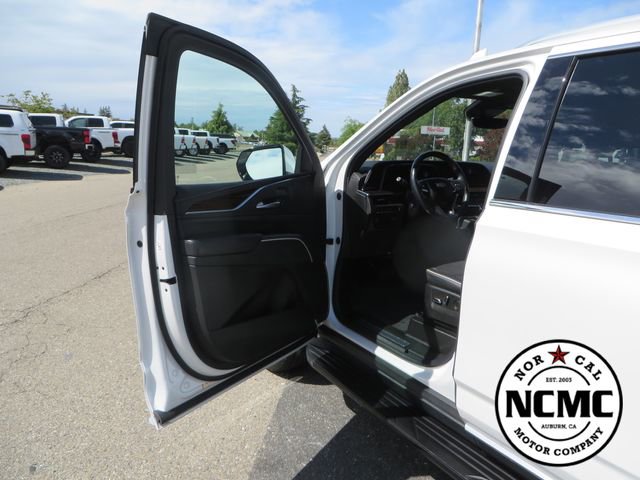 Used 2023 Cadillac Escalade Premium Luxury AWD/4WD image 14