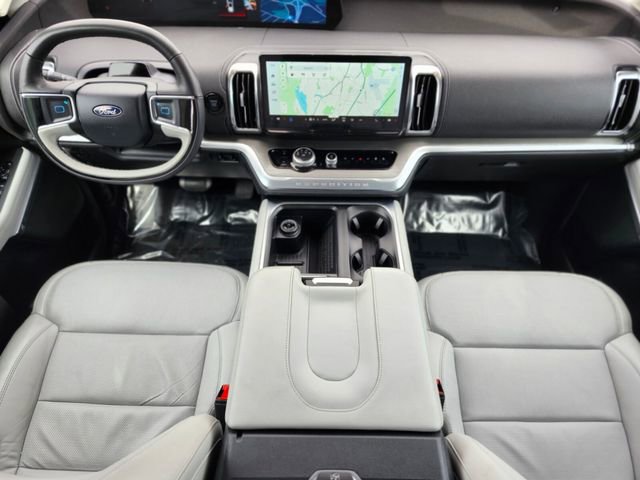 Certified 2025 Ford Expedition Max Platinum image 12