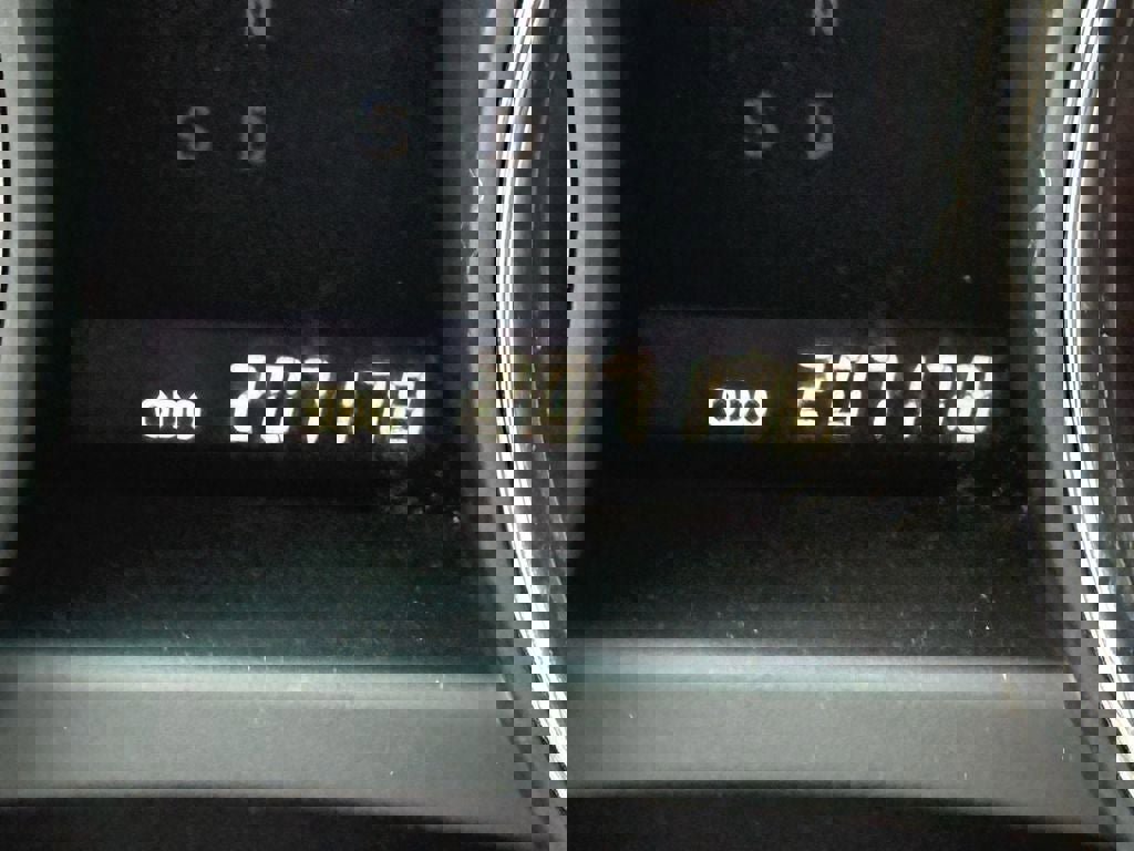 Used 2013 Toyota Highlander Limited image 23