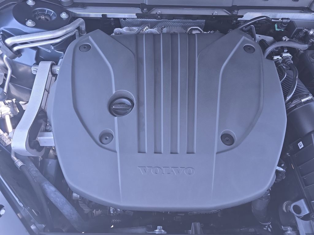Certified 2025 Volvo XC60 B5 Core AWD/4WD image 33