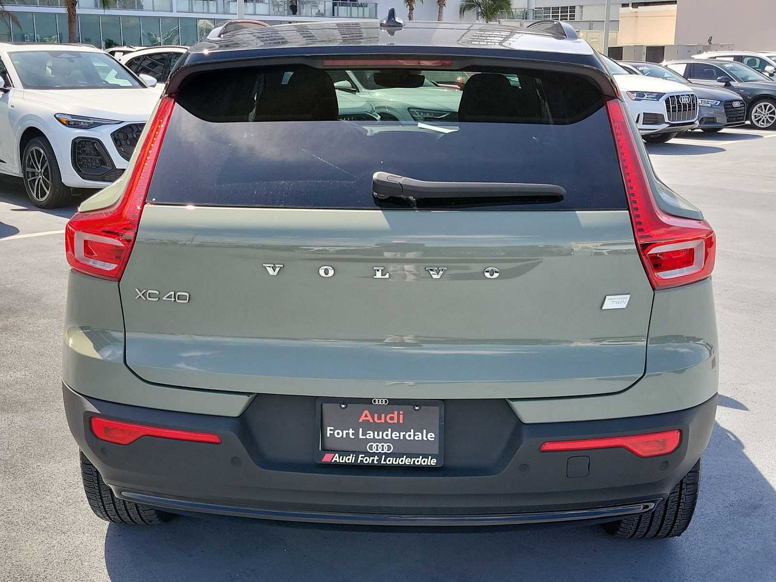 Used 2023 Volvo XC40 Recharge Plus AWD/4WD image 5