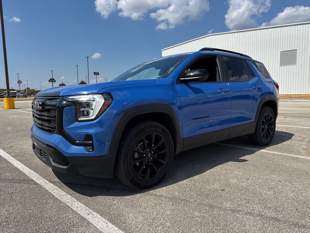 Used 2026 GMC Terrain Elevation w/ Elevation Premium Package AWD/4WD image 2