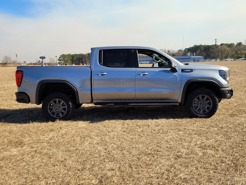 Used 2024 GMC Sierra 1500 AT4X image 13