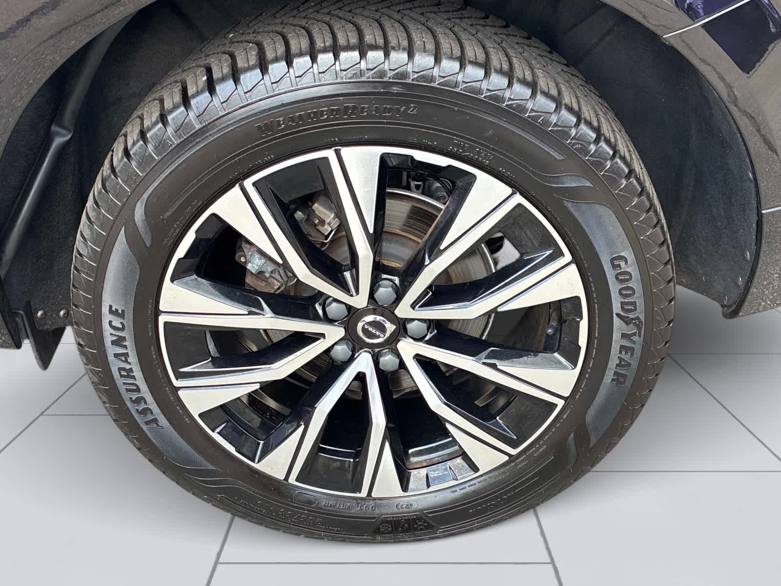 Used 2023 Volvo XC60 B5 Plus FWD image 11