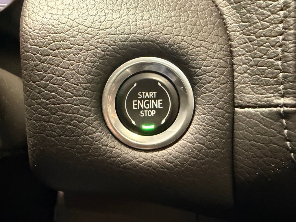 Used 2023 GMC Yukon Denali AWD/4WD image 36